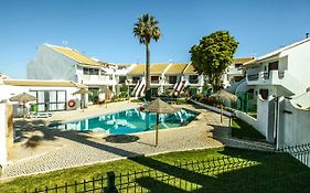 B20 - Sun And Pool Apartment